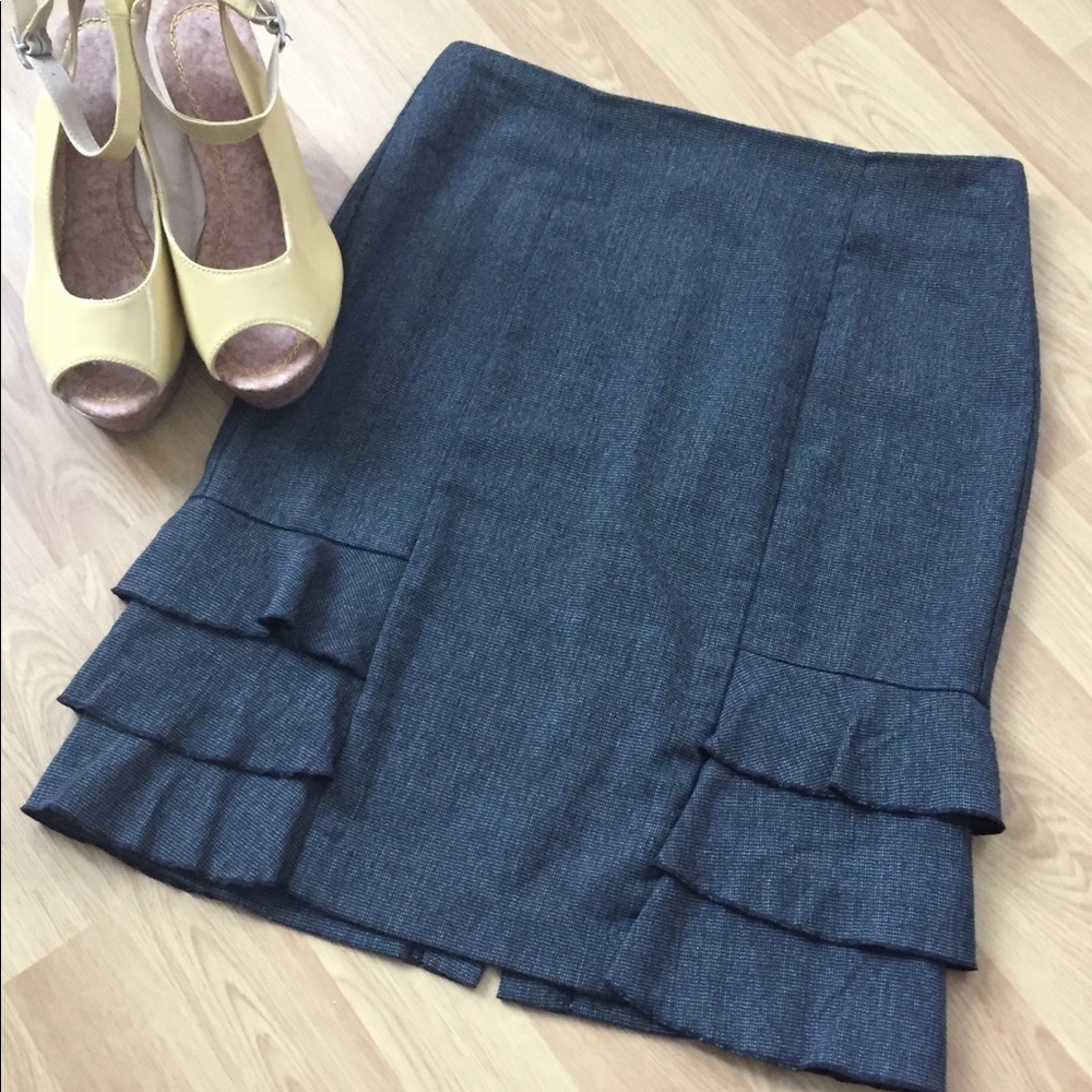 Byline gray ruffled pencil Career skirt